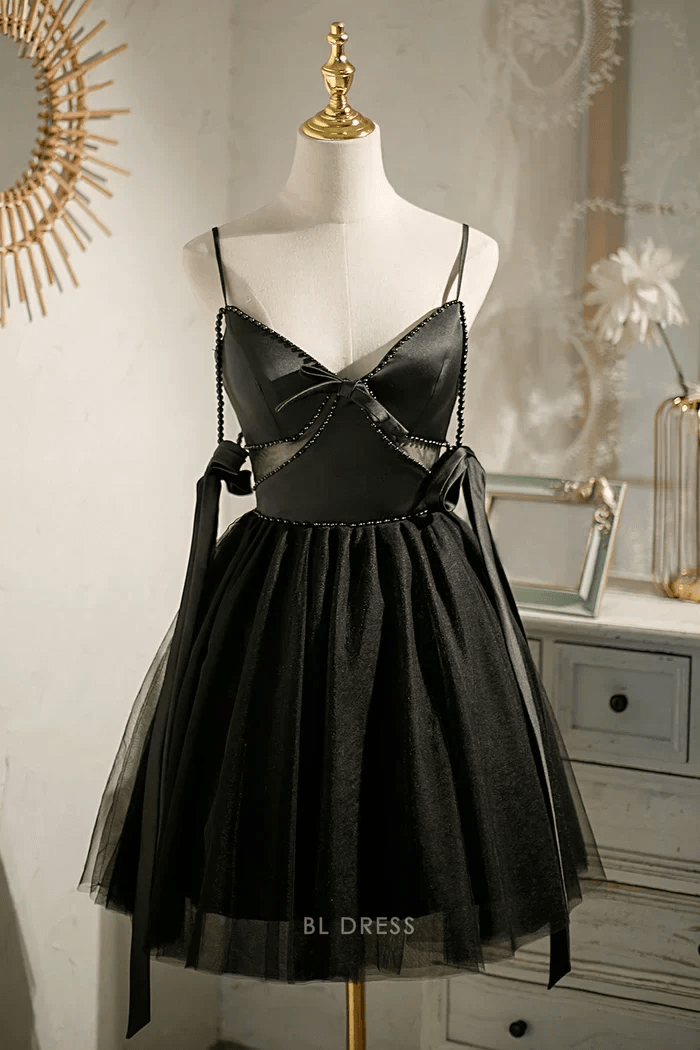 Chic A-Line Sweetheart Sleeveless Beaded Ribbon Black Short Homecoming Dress