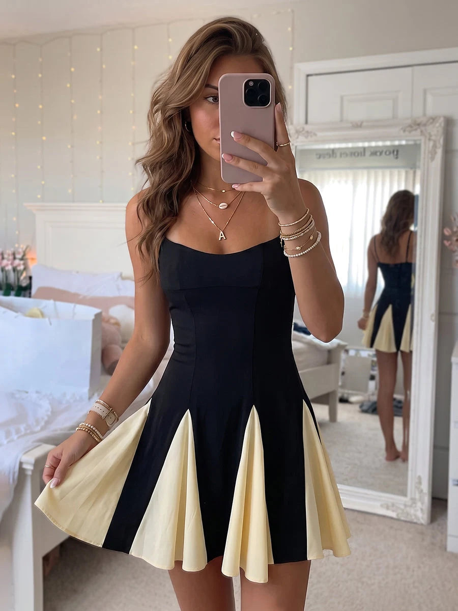 Chic A-Line Sweetheart Sleeveless Pleated Contrast Black Cream Short Homecoming Dress