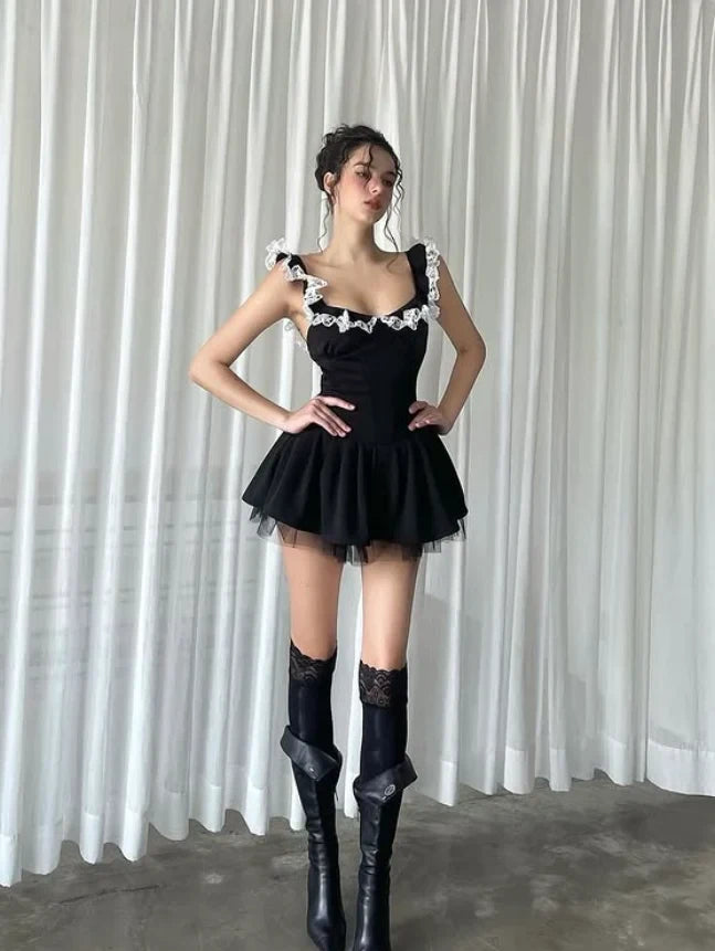 Chic A-Line Sweetheart Sleeveless Ruffled Black Mini Homecoming Dress