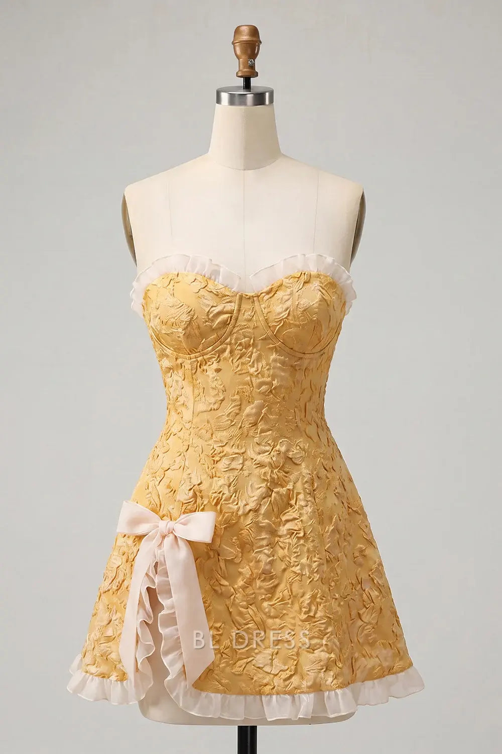 Chic A-Line Sweetheart Sleeveless Ruffled Corset-Back Yellow Mini Homecoming Women's Dress