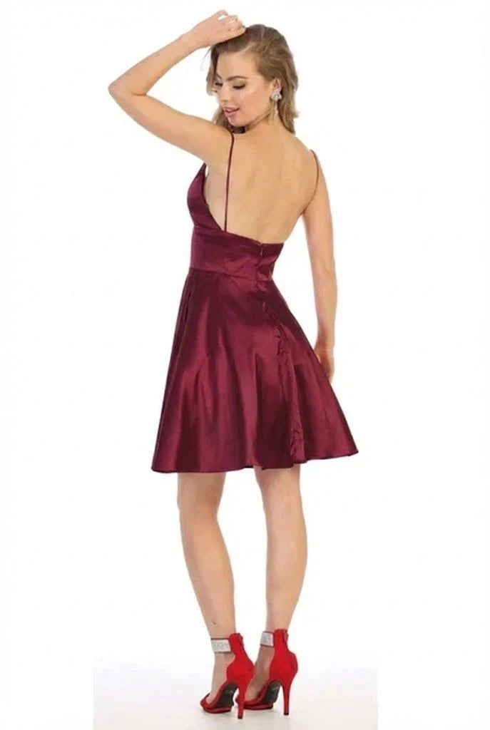 Chic A-Line V-Neck Sleeveless Pocketed Burgundy Short Homecoming Dress Women's