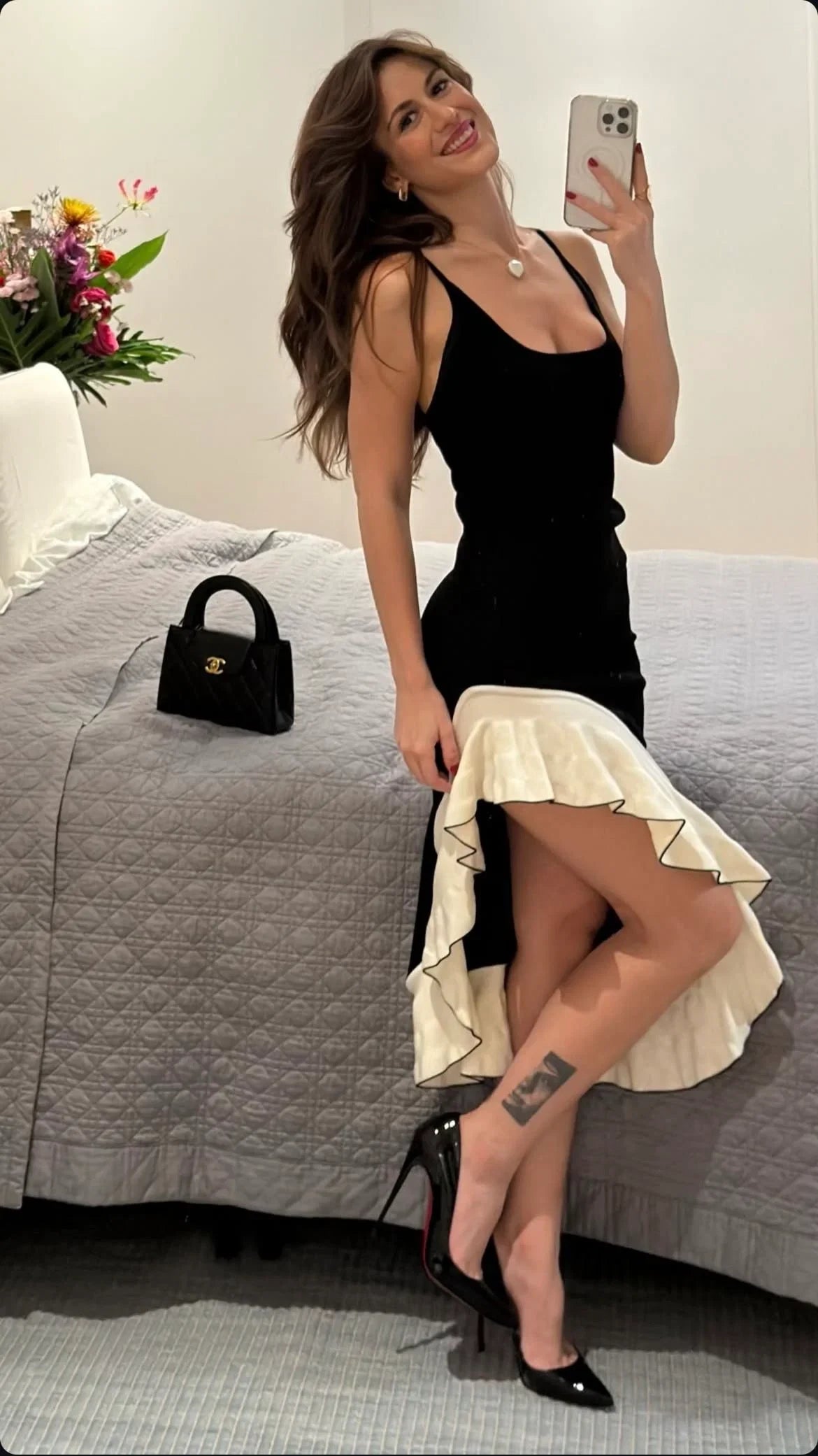 Chic Fitted Scoop Neck Sleeveless Ruffled Asymmetrical Black Midi Homecoming Dress