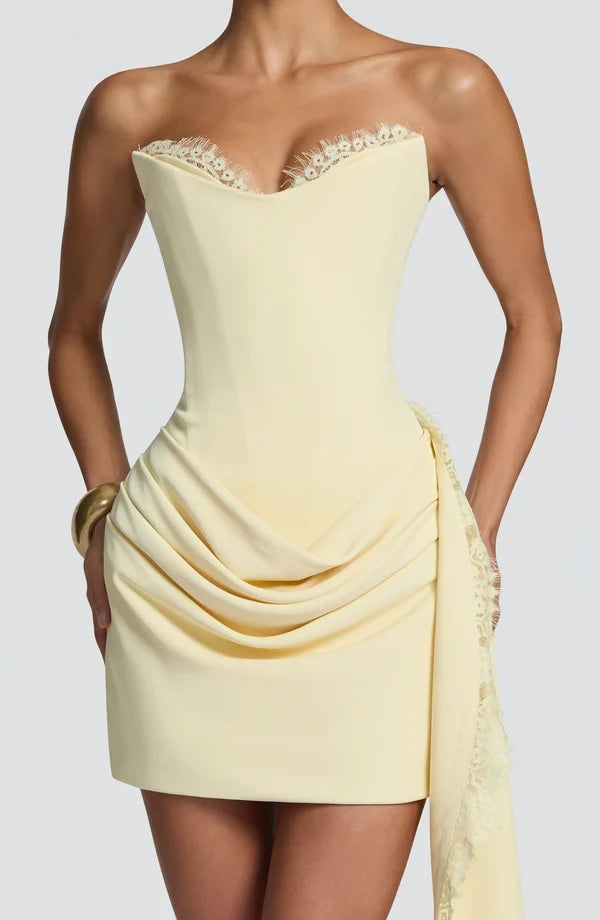 Chic Fitted Sweetheart Sleeveless Draped Lace-Trim Pale Yellow Mini Homecoming Dress Women's