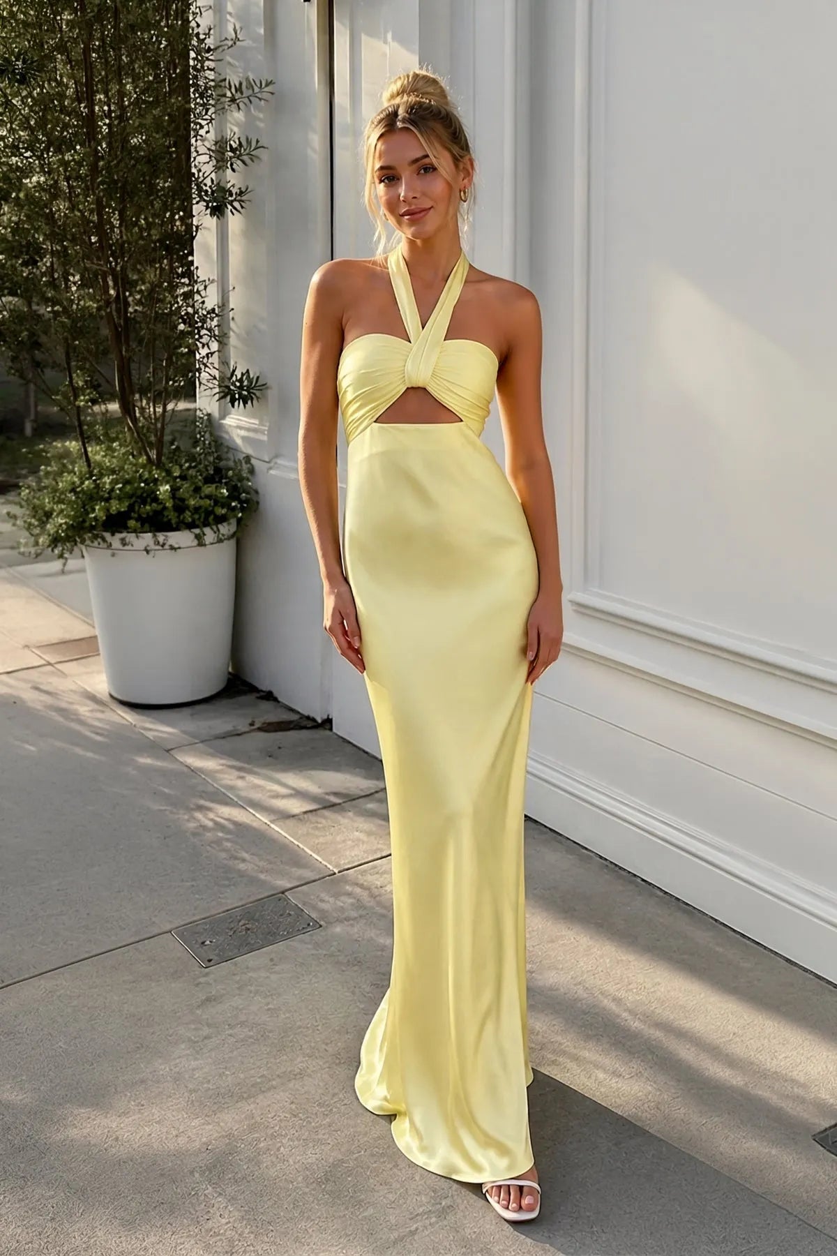 Chic Sheath Halter Sleeveless Cutout Backless Yellow Long Prom Dresses Women