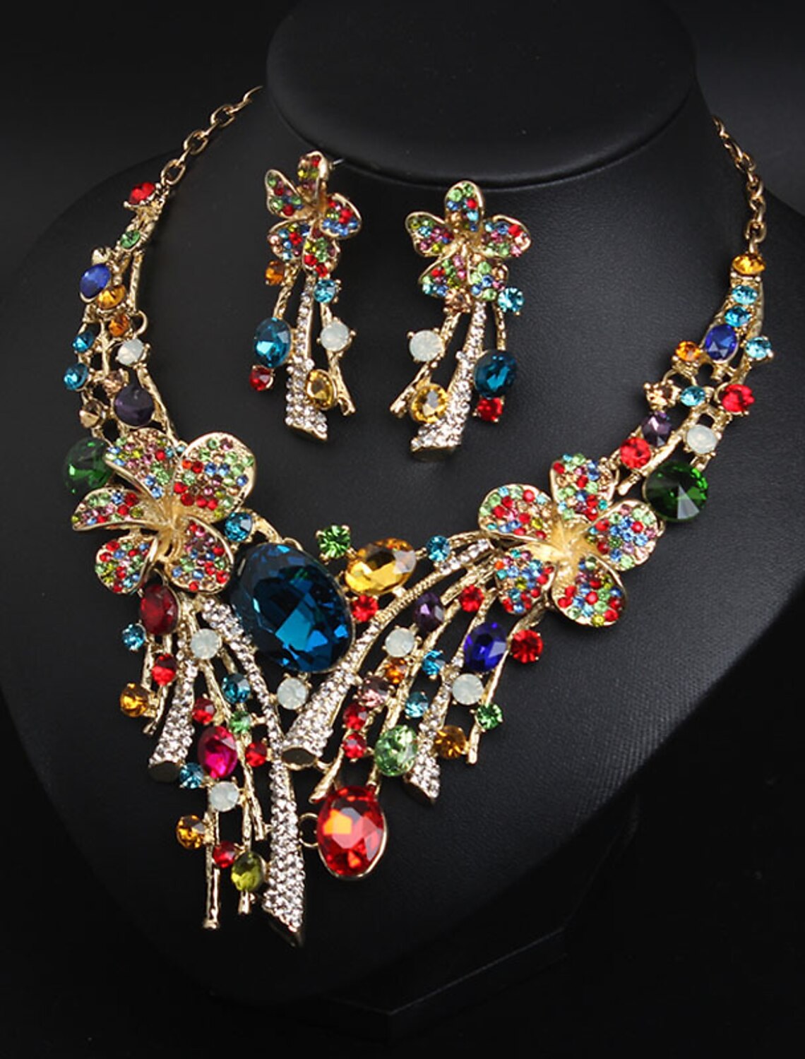 Close-up of crystal rhinestone necklace from the bridal set.