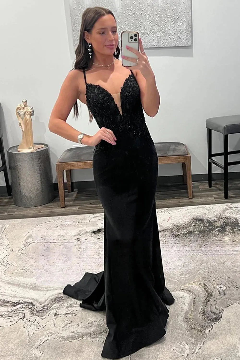 Dazzling mermaid V-neck sequin long prom dress.