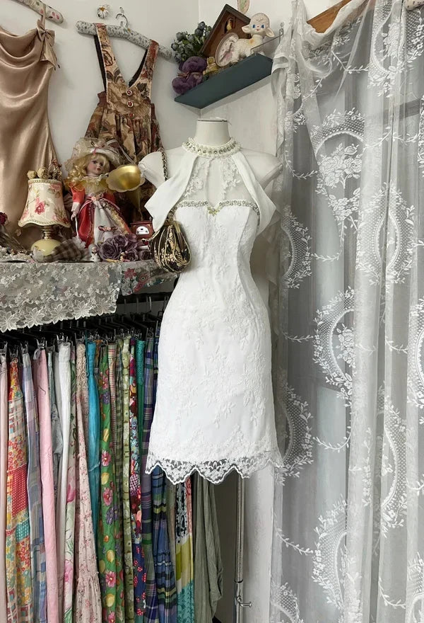 Dazzling A-Line High Neck Sleeveless Embellished Scalloped White Short Homecoming Gown