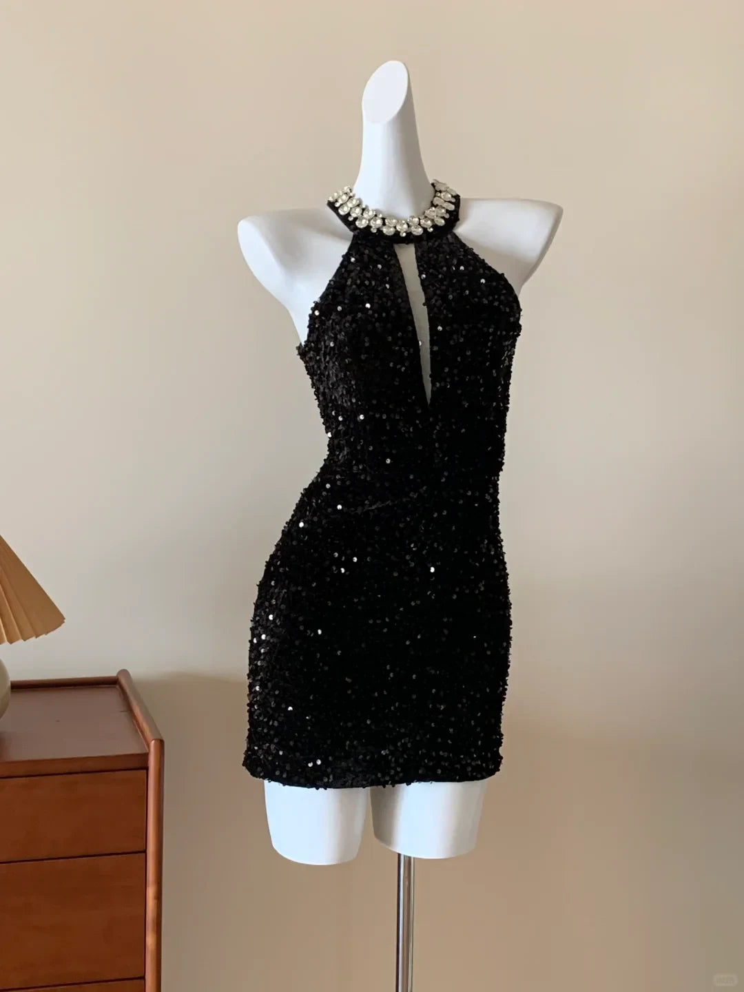 Dazzling Bodycon Halter Sleeveless Sequin Glamorous Black Short Homecoming Dress