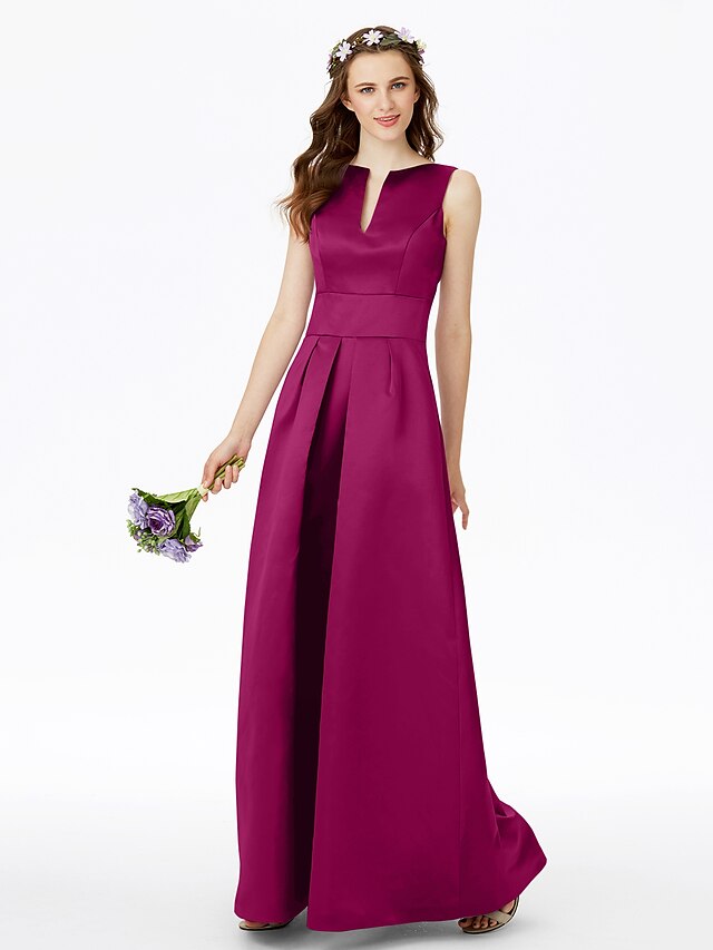 Elegant A-line bridesmaid dress in satin fabric.