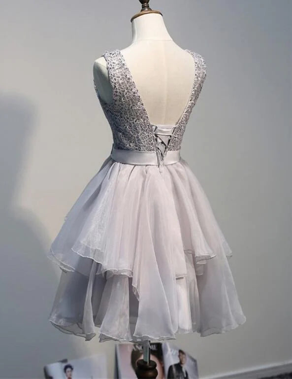 Elegant A-line short dress, ideal for homecoming or graduation.