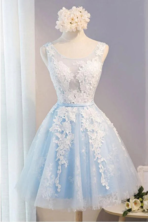 Elegant A-line scoop neck short tulle homecoming dress with lace appliques.