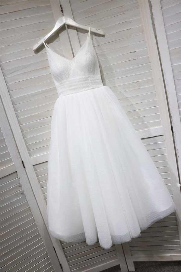 Elegant A-line tulle maxi dress with spaghetti straps for formal events.