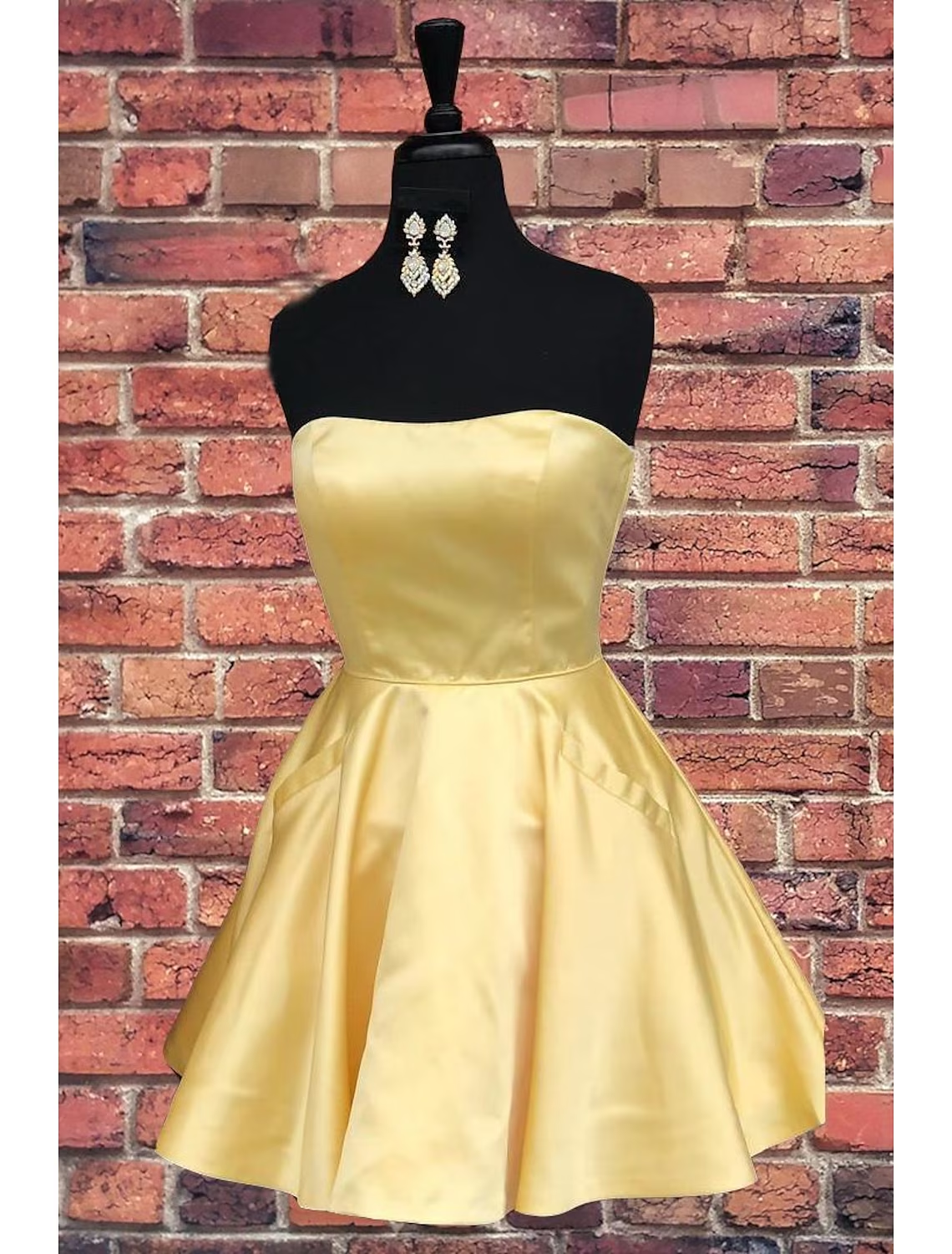 Elegant A-line strapless short satin dress with pleats.