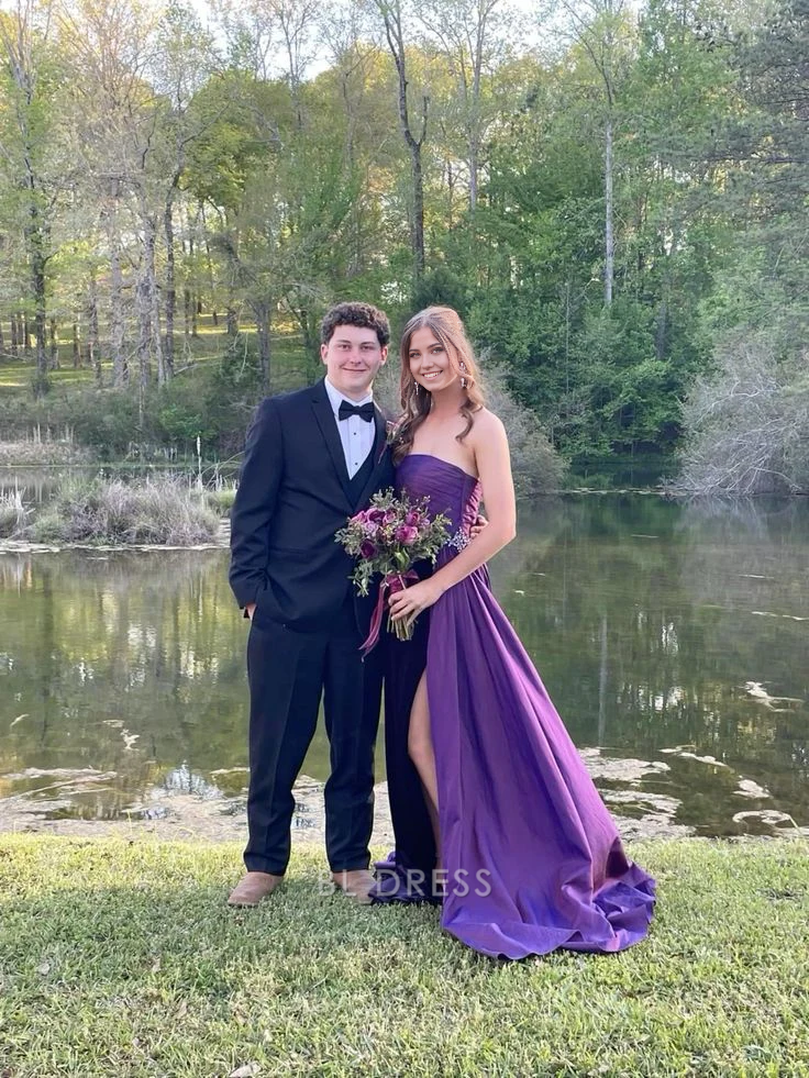 Elegant A-line strapless purple long formal dress.