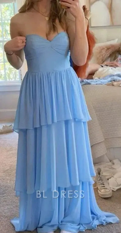Elegant A-line sweetheart chiffon formal dress.