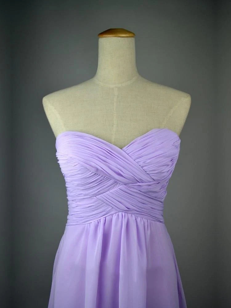 Flowy A-line bridesmaid dress with sweetheart neckline.