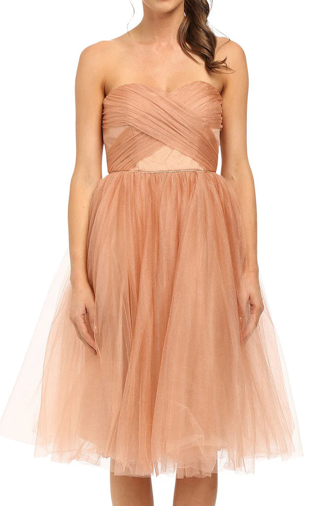 Elegant A-line sweetheart short prom dress.