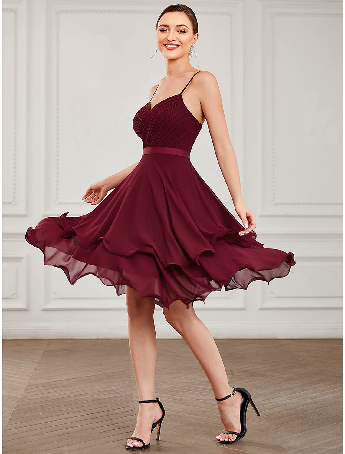 Elegant A-line sweetheart tiered chiffon short homecoming dress.