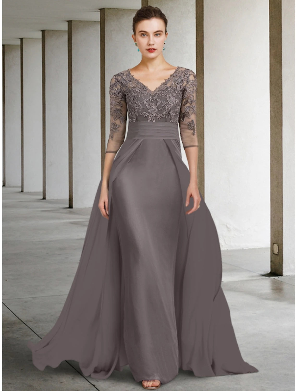 Elegant A-Line Mother of the Bride dress with V-neck and half sleeves.