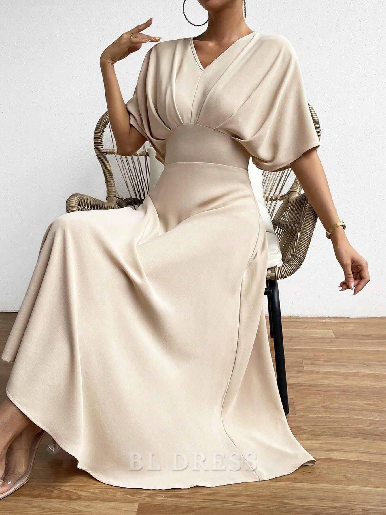 Detail of the ruched bodice on the A-Line V-Neck prom dress.