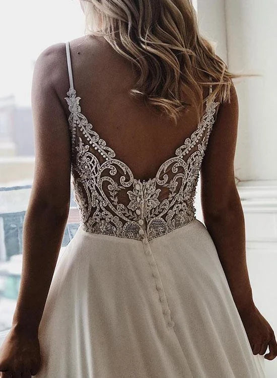 Elegant A-line V-neck lace formal evening gown.