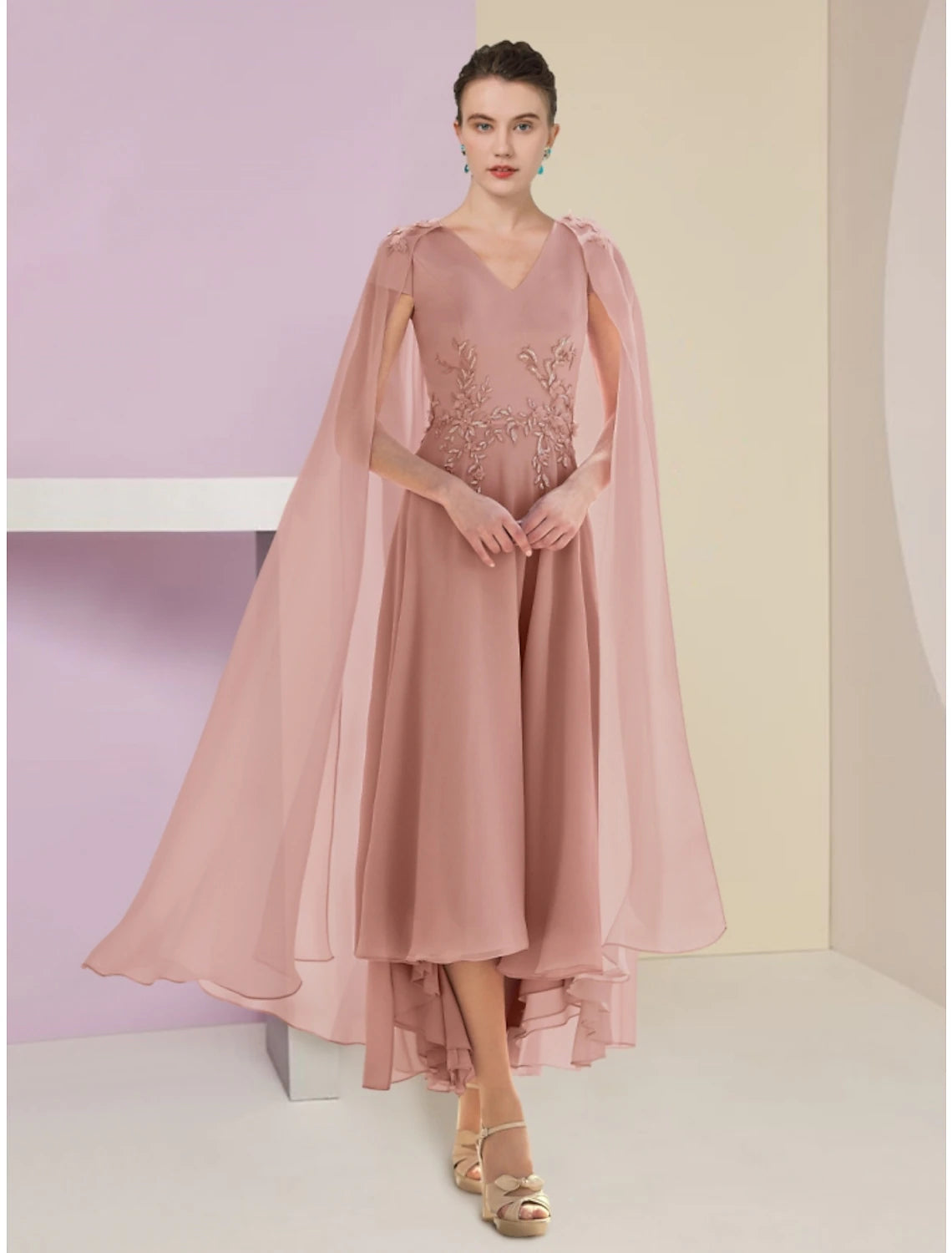 Elegant A-line V-neck dress with short sleeves, chiffon and lace details, and ruching.