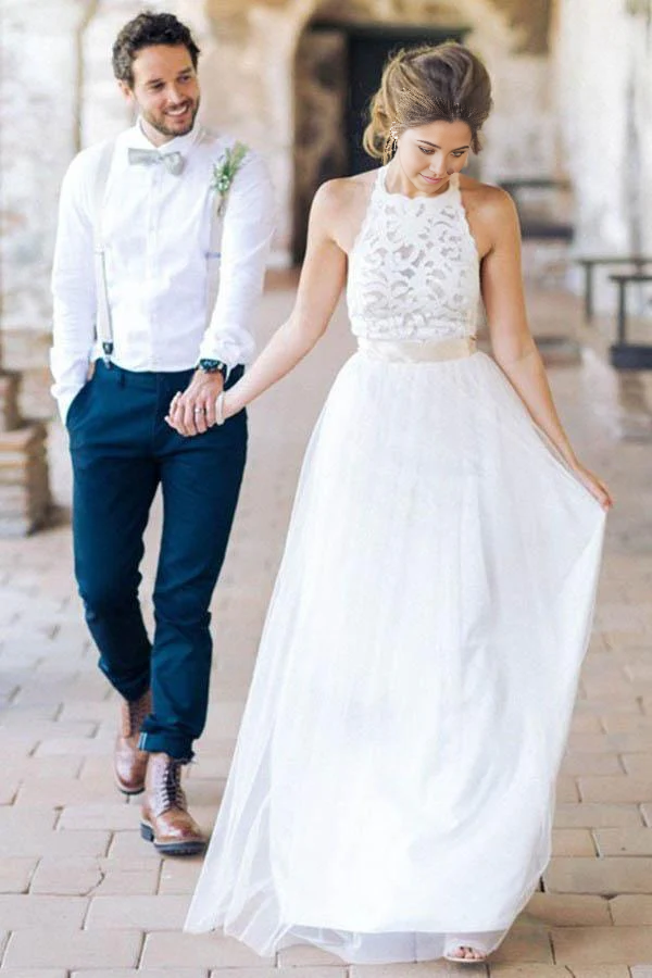 Elegant A-line V-neck lace wedding dress.