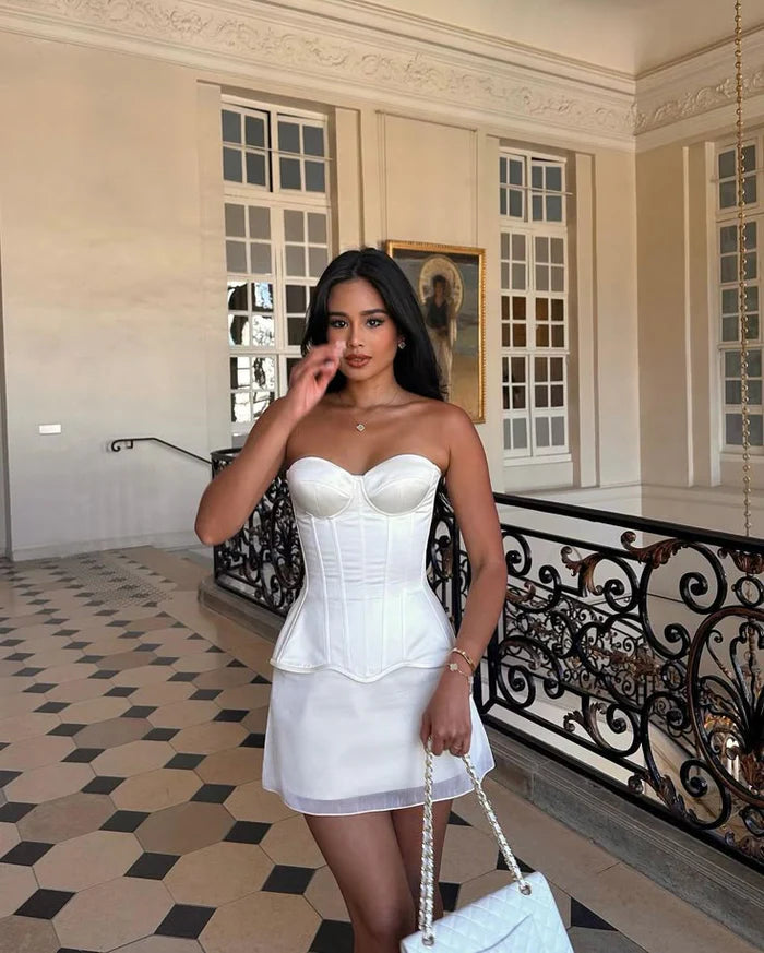 Elegant short A-line V-neck dress for cocktail parties.