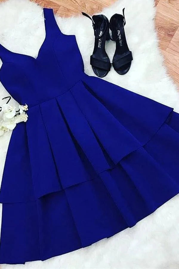 Royal blue A-line V-neck short homecoming dress.