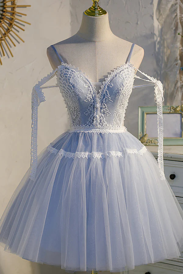 Elegant A-line V-neck tulle lace short homecoming dress in blush pink.