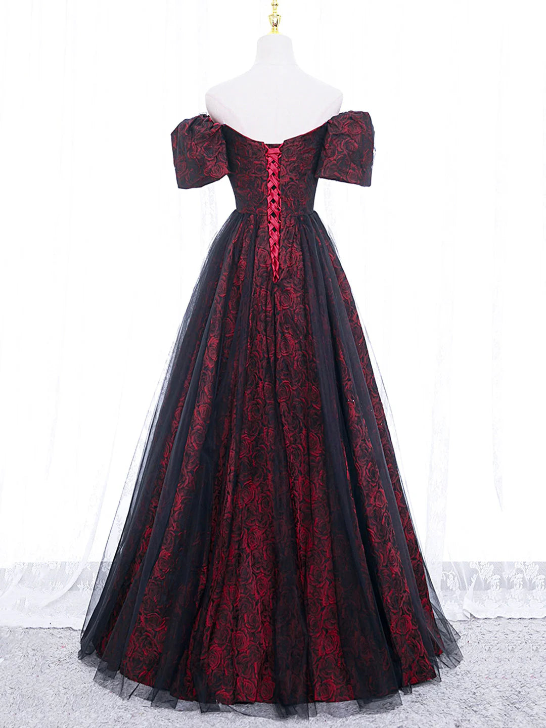 Elegant A-Line tulle lace long prom dress in burgundy.