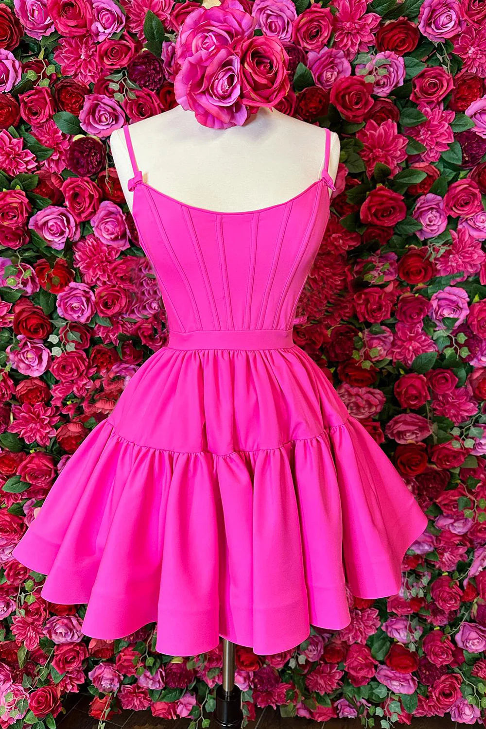 Elegant A-line ruffled V-neck short homecoming dress.