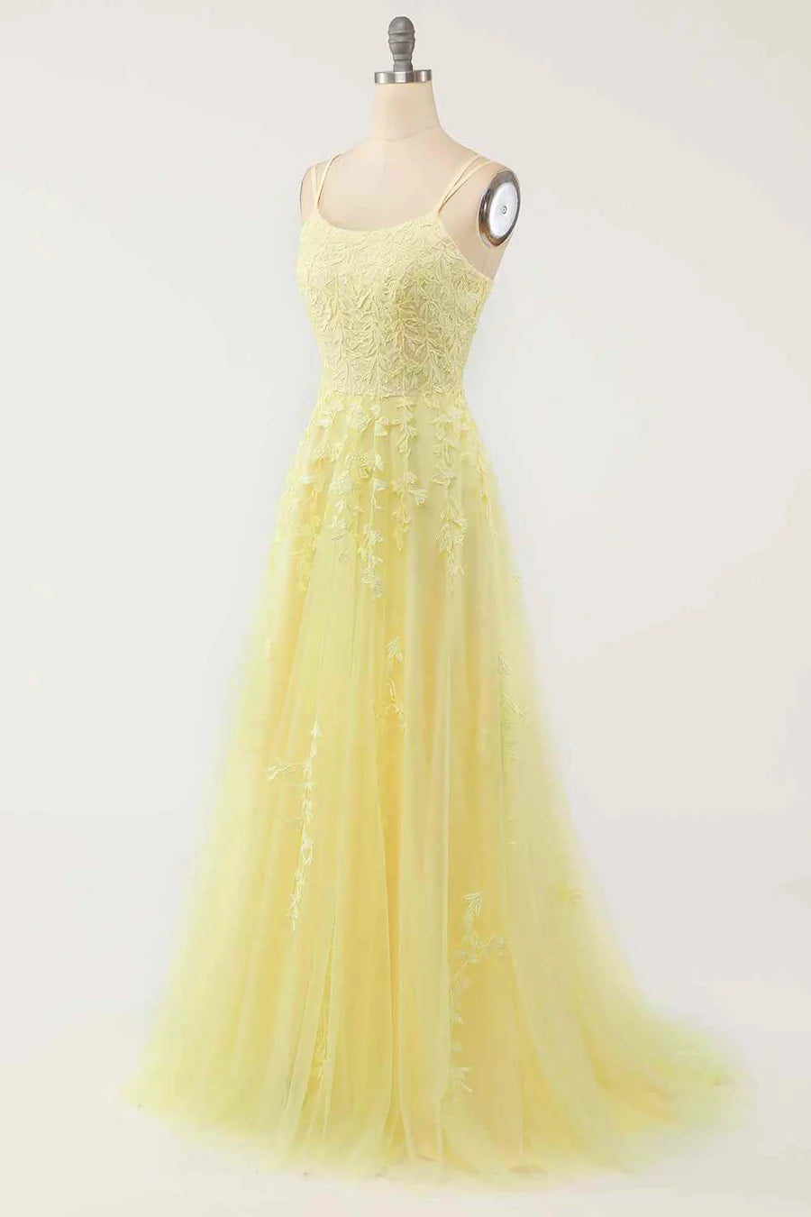 Flowing skirt of the long tulle A-line prom dress.