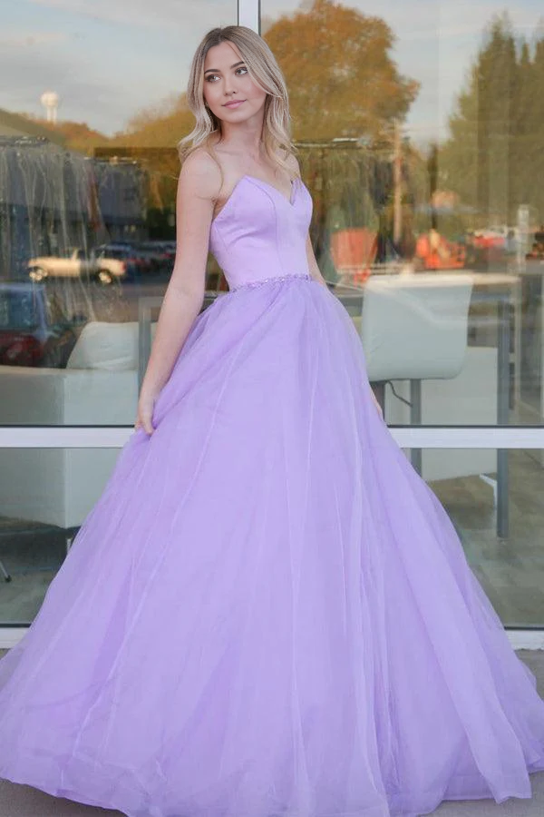 Full view of an elegant lilac A-line sweetheart ball gown.