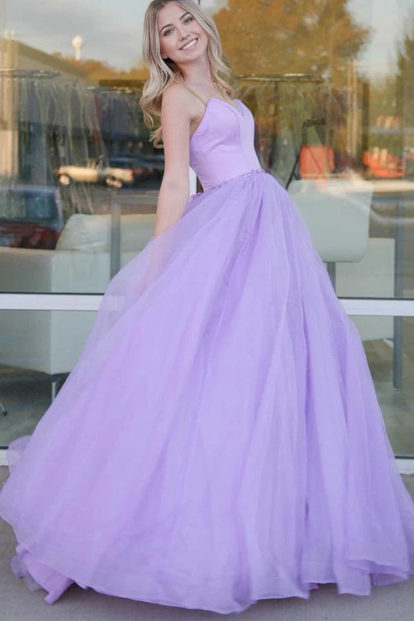 Side view of the elegant lilac tulle formal dress.