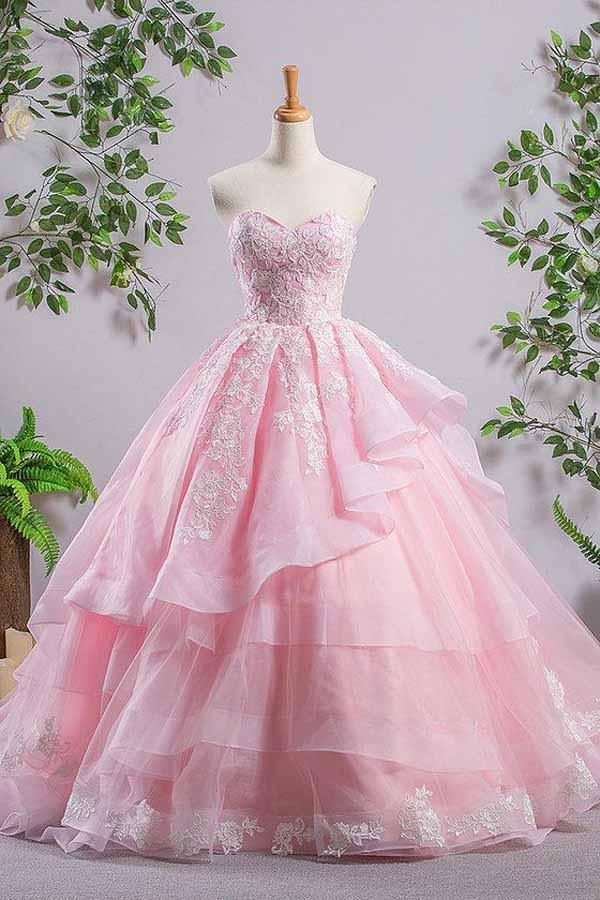 Elegant A-line sweetheart lace maxi prom dress.