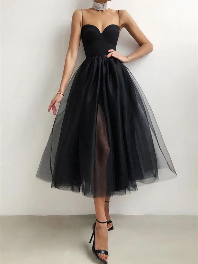 Elegant A-line short tulle prom dress with a sweetheart neckline.