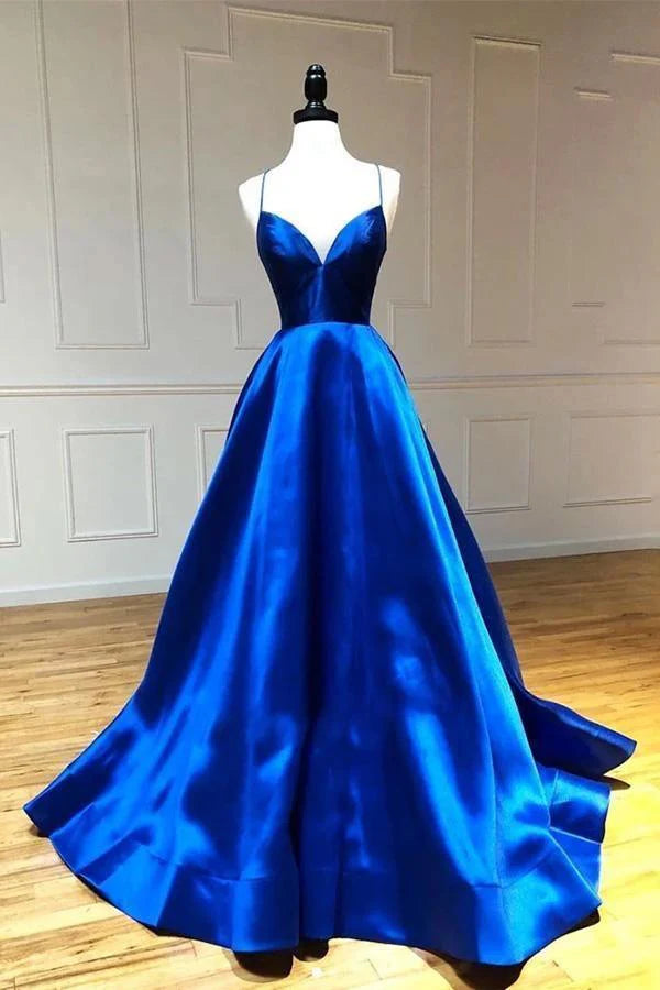 Elegant A-line long prom dress with spaghetti straps and sweetheart neckline in light blue.