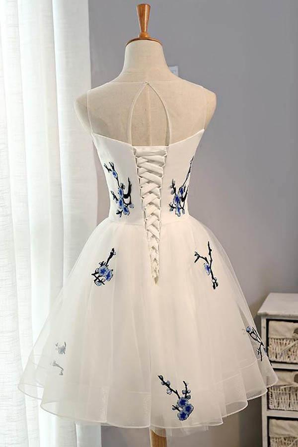 Back view of the A-line tulle short homecoming dress.