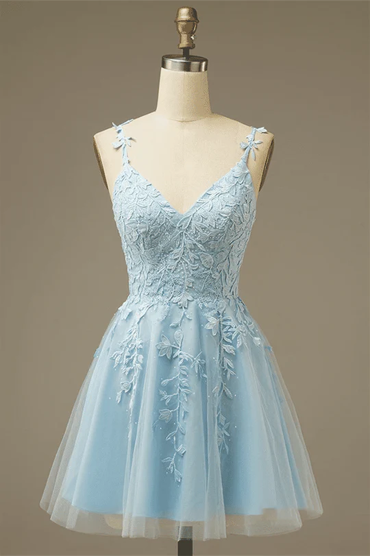 Front view of an elegant A-line V-neck mini homecoming dress with appliques and tulle fabric.