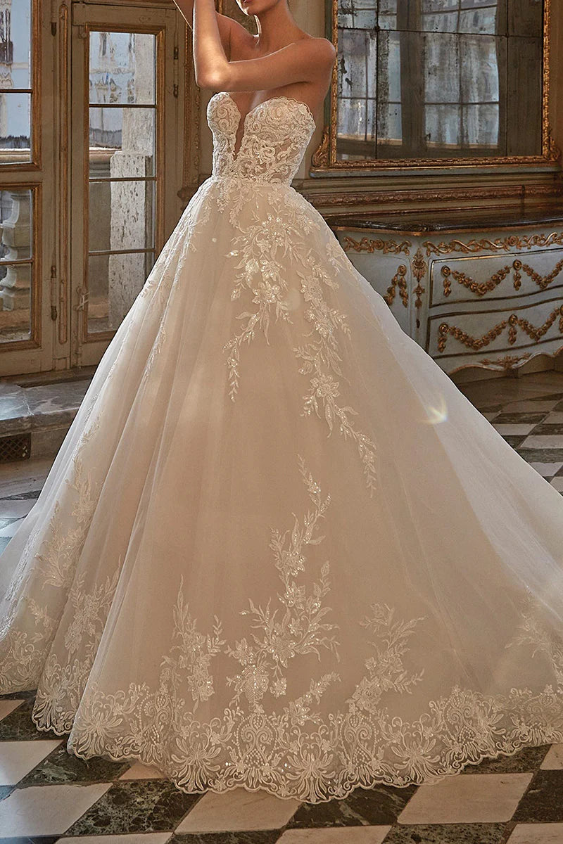 Elegant A-line V-neck lace appliques ball gown wedding dress.
