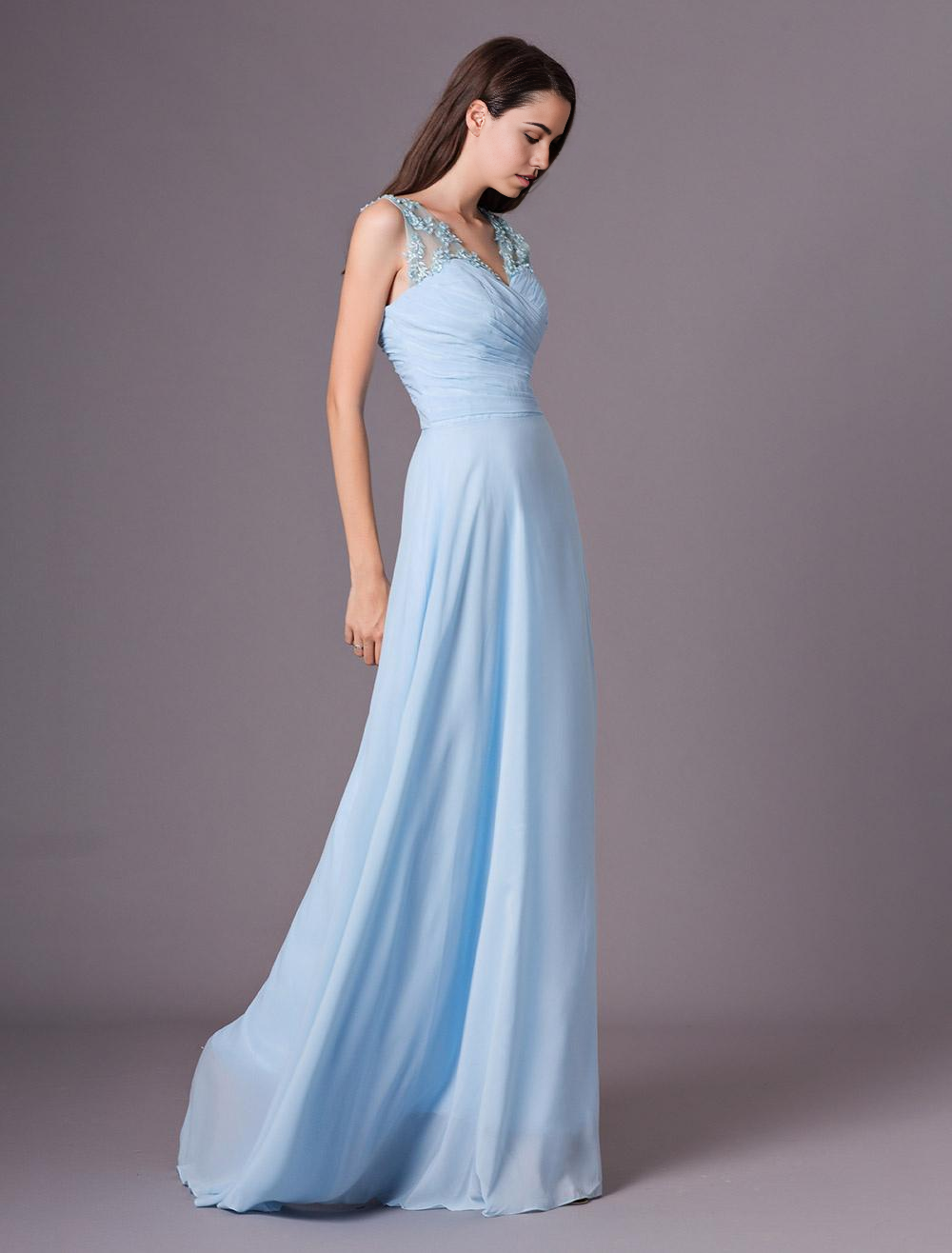 Side view of the one-shoulder V-neck bridesmaid gown.