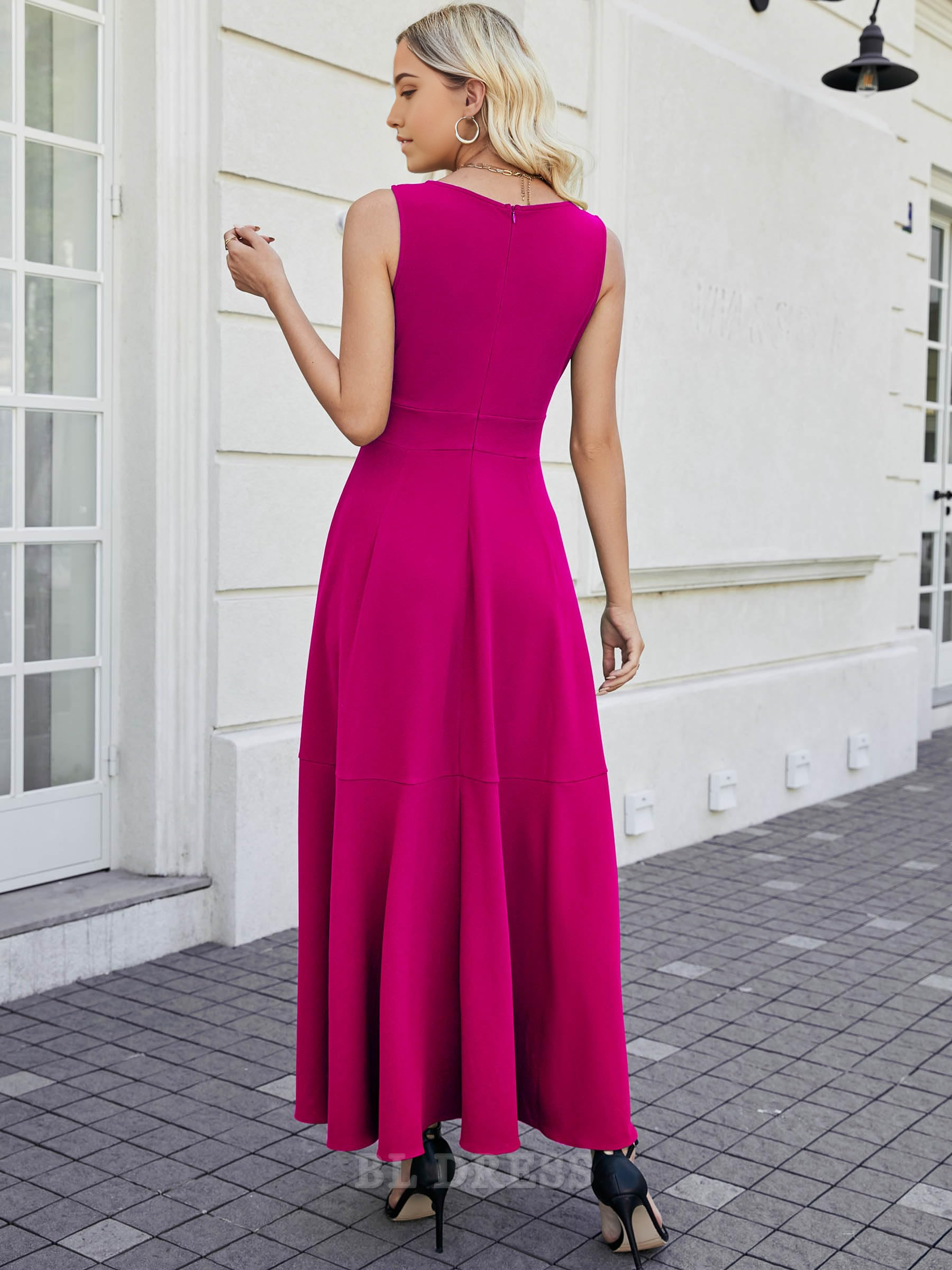 Side view of the A-line V-neck bridesmaid dress.