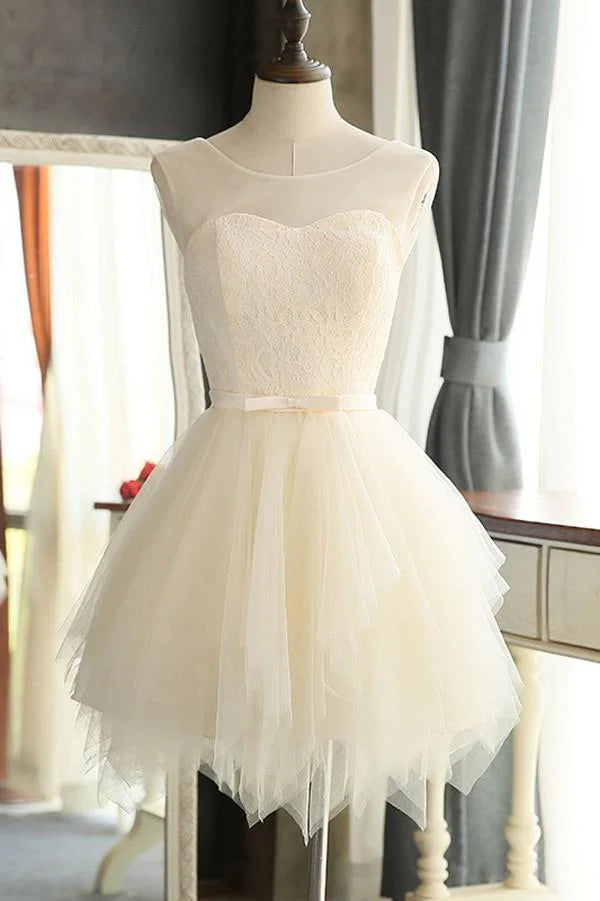 Elegant A-line V-neck tulle dress, sleeveless, suitable for formal events.