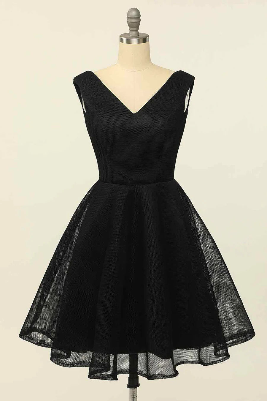 Elegant A-line V-neck tulle homecoming dress with lace-up back, front view.