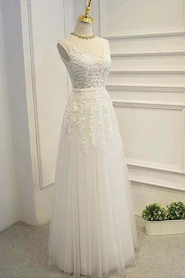Elegant A-line V-neck lace wedding dress.