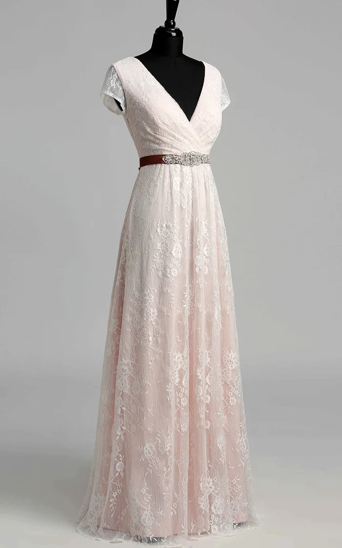 Elegant V-neck short sleeve pleated lace long wedding dress.