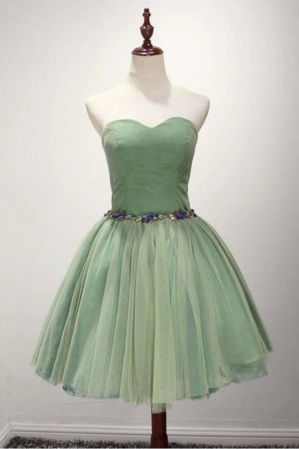 Green A-line sweetheart short tulle homecoming dress with beading.