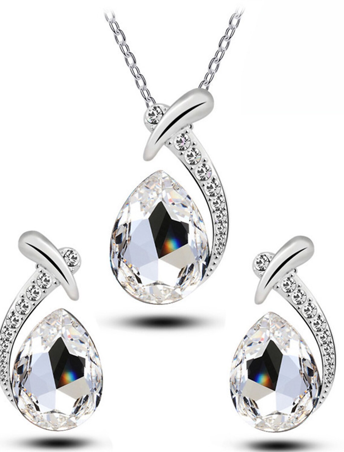 Elegant bridal jewelry set with necklace and earrings.