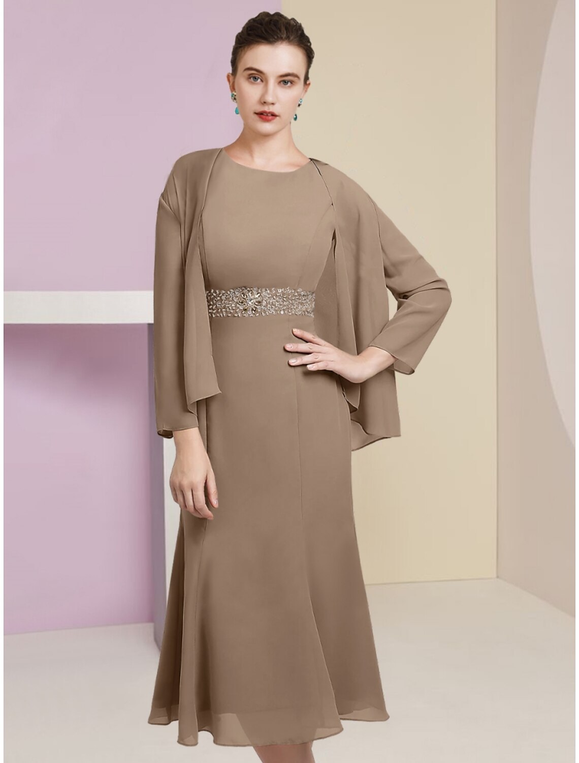 Elegant chiffon mermaid trumpet dress with long sleeves and scoop neck.